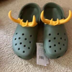 Brand new Green Crocs /marvel Loki W9